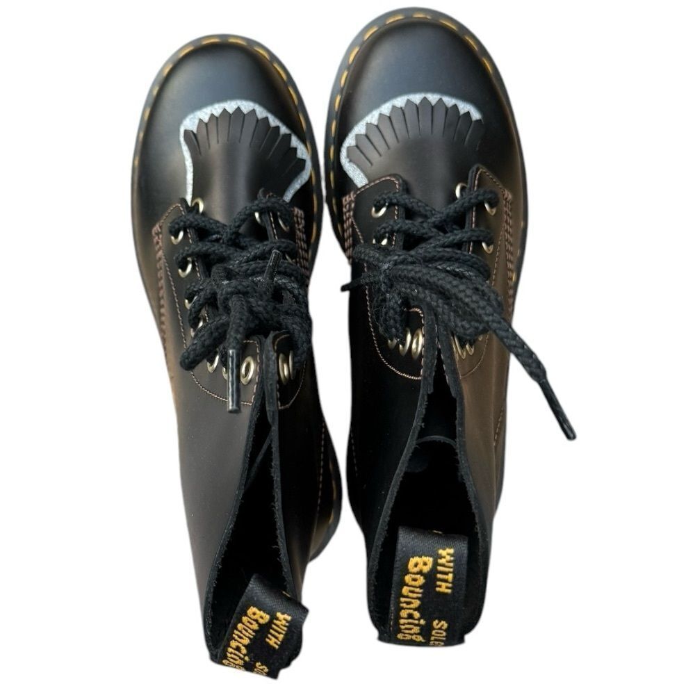 Dr. Martens 1460 Pascal Abruzzo
Boots. BNWT black classic boots. Size 7. - Picture 7 of 12